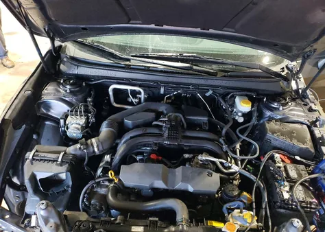 2017 Subaru Outback 2.5I Limited z USA, uszkodzony, nr VIN 4S4BSANC4H3427876